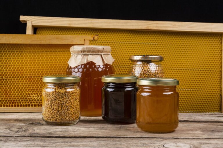 A Practical Guide to Thriving with Small Farm Marketplaces