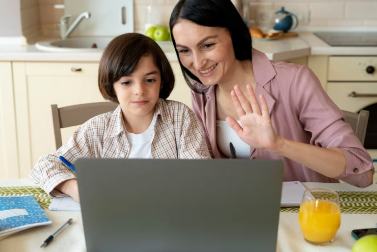 A Clear Path: Childhood Education Certs and Care Courses That Build Real Skills